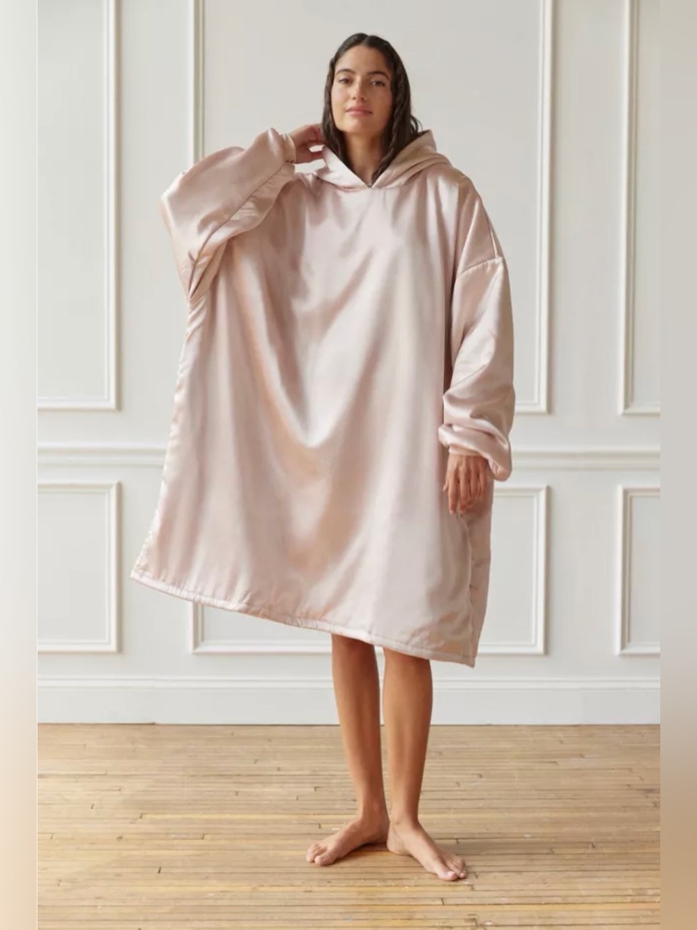 Kitsch Oversized Satin Hooded Robe in Blush